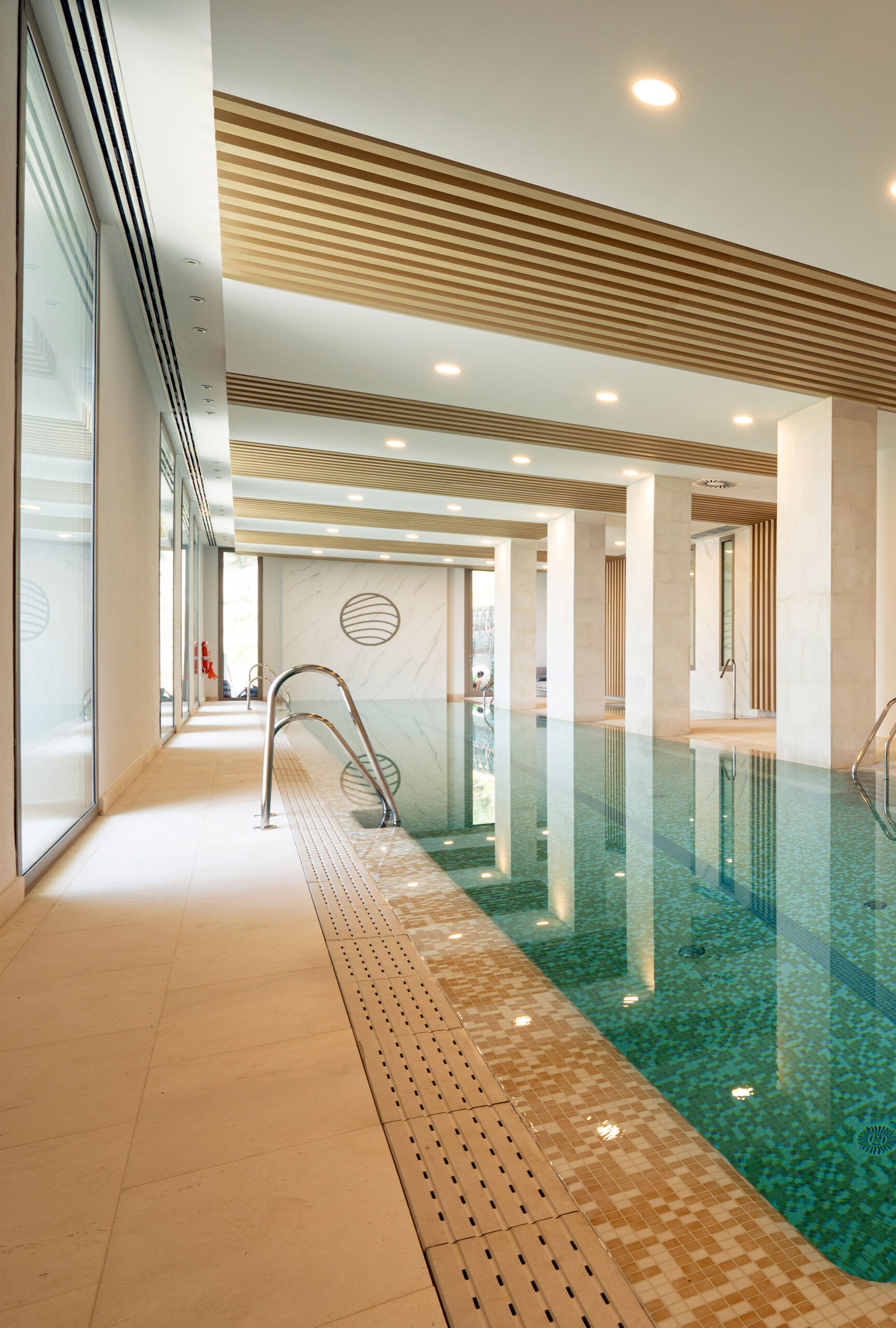 spa-vertical2